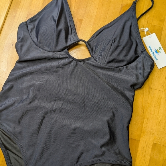 2/$25-NWT Cutout Back & Keyhole Front Black One Piece Size Small Beachsissi - Picture 6 of 10